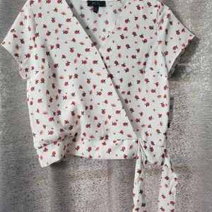 NWT womens med bcx floral blouse
